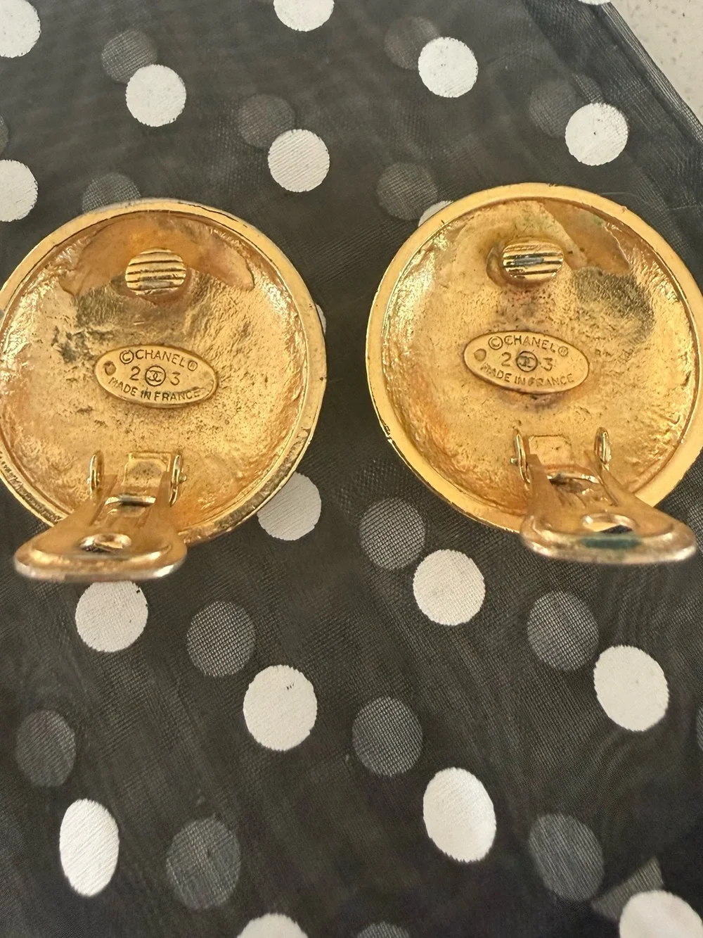 Vintage CHANEL Clip On Earrings - Picture 3 of 10